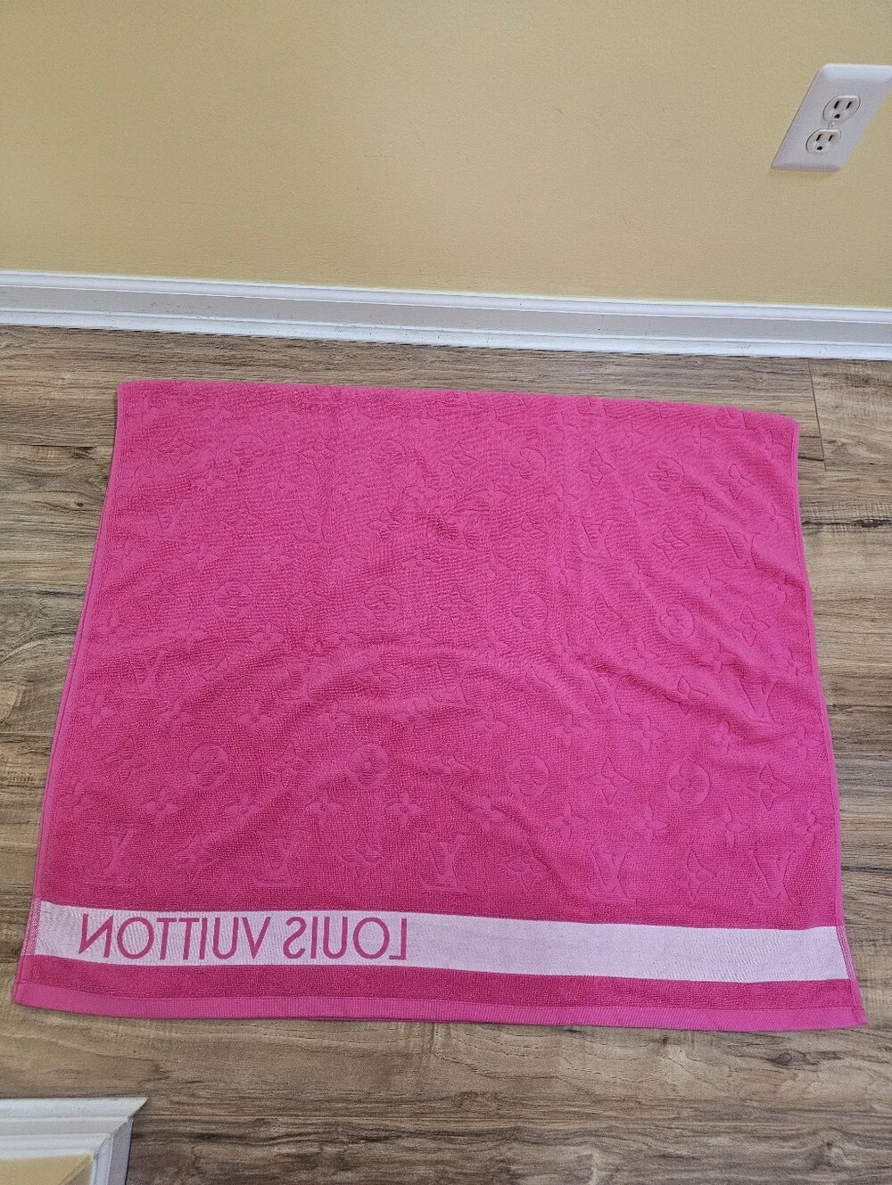New Louis Vuitton towel pink